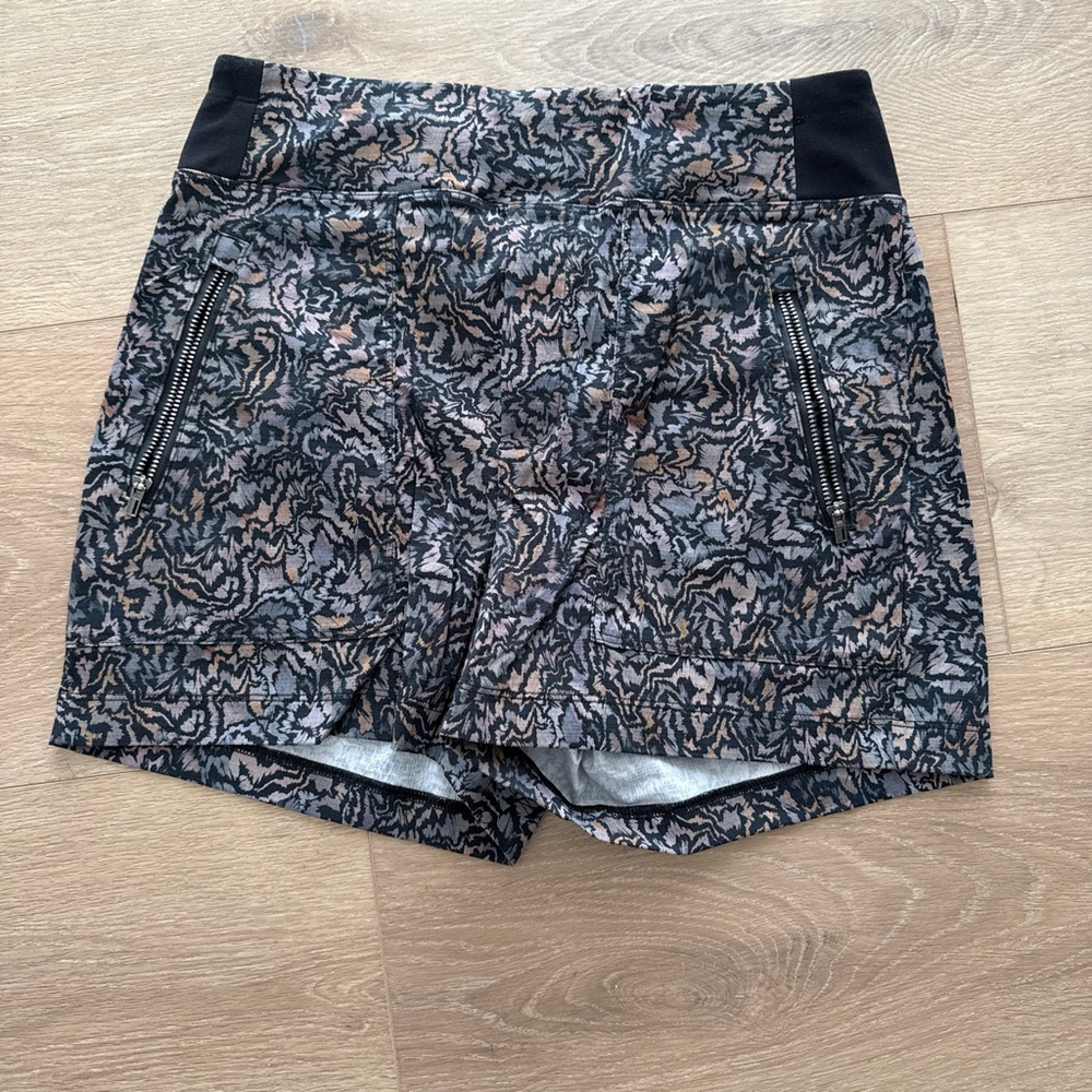 Athleta High Waist Patterned Shorts - Black and Gray